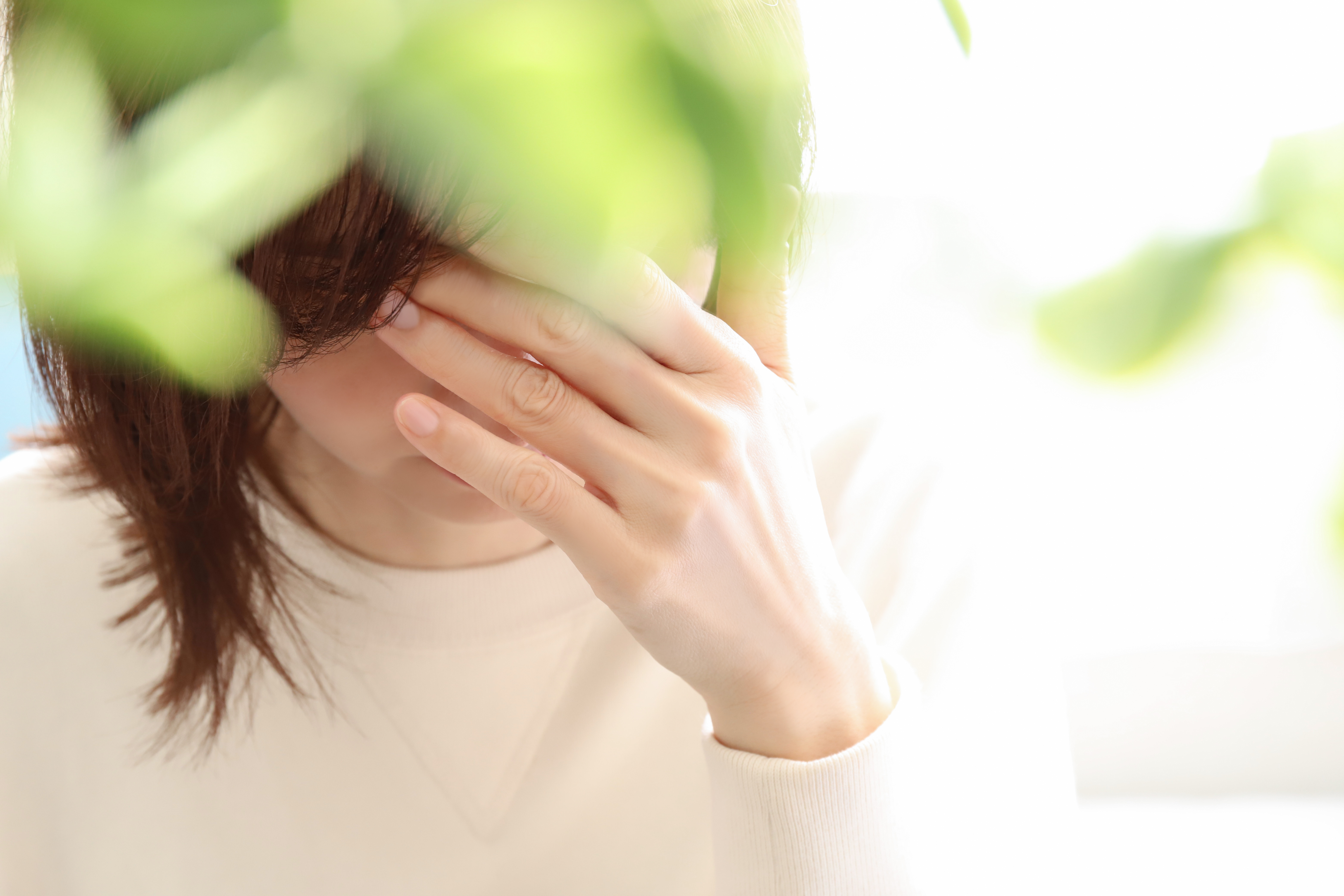 頭痛がする女性